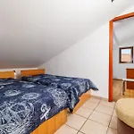 Διαμέρισμα Info *