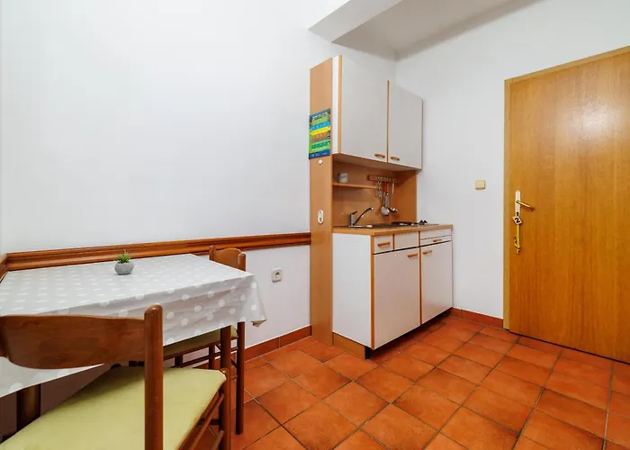 アパート Info クルク