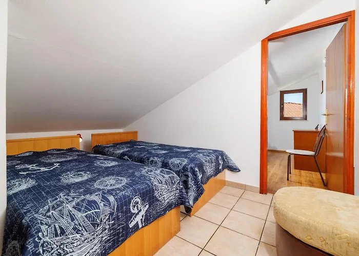 Apartment Info *